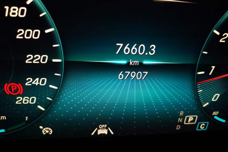 Used Mercedes-Benz GLC 2021 GLC 300 L 4MATIC Dynamic Model Odometer Close Up