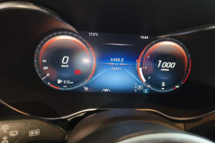 Used Mercedes-Benz GLC 2021 GLC 300 L 4MATIC Dynamic Model Odometer Close Up