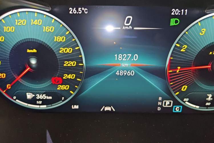 Used Mercedes-Benz GLC 2021 GLC 300 L 4MATIC Luxury Model Odometer Close Up