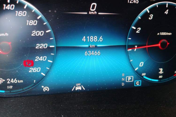 Used Mercedes-Benz GLC 2021 GLC 300 L 4MATIC Dynamic Model Odometer Close Up