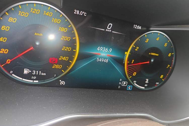 Used Mercedes-Benz GLC 2021 GLC 260 L 4MATIC Luxury Model Odometer Close Up