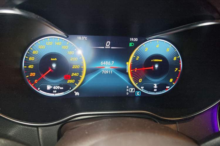 Used Mercedes-Benz GLC 2021 GLC 260 L 4MATIC Luxury Model Odometer Close Up