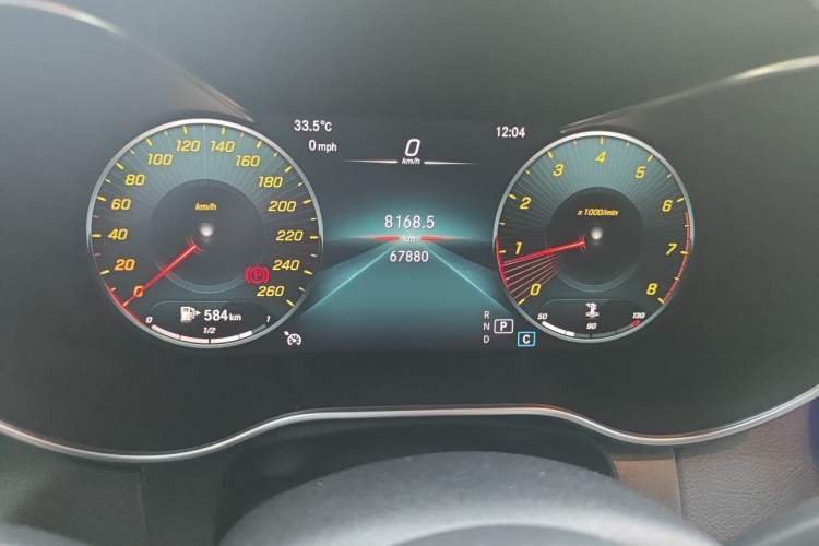 Used Mercedes-Benz GLC 2021 GLC 260 L 4MATIC Luxury Model Odometer Close Up