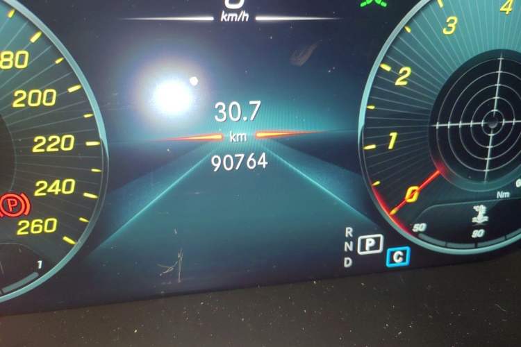 Used Mercedes-Benz GLC 2021 GLC 260 L 4MATIC Dynamic Edition Odometer Close Up