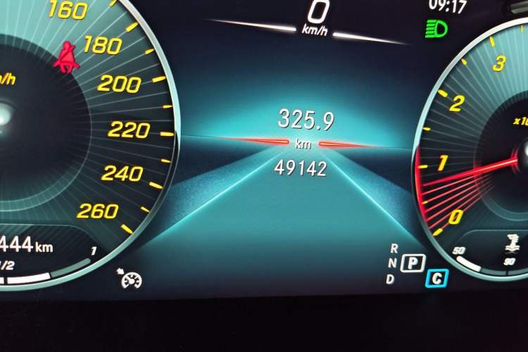 Used Mercedes-Benz GLC 2021 GLC 260 L 4MATIC Dynamic Edition Odometer Close Up