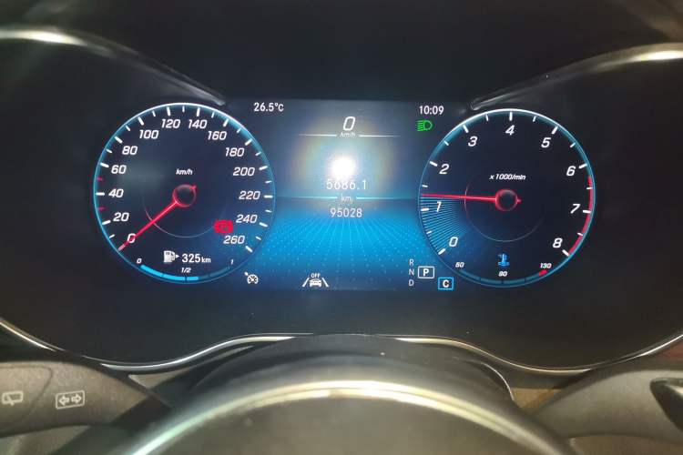 Used Mercedes-Benz GLC 2021 GLC 300 L 4MATIC Dynamic Model Odometer Close Up