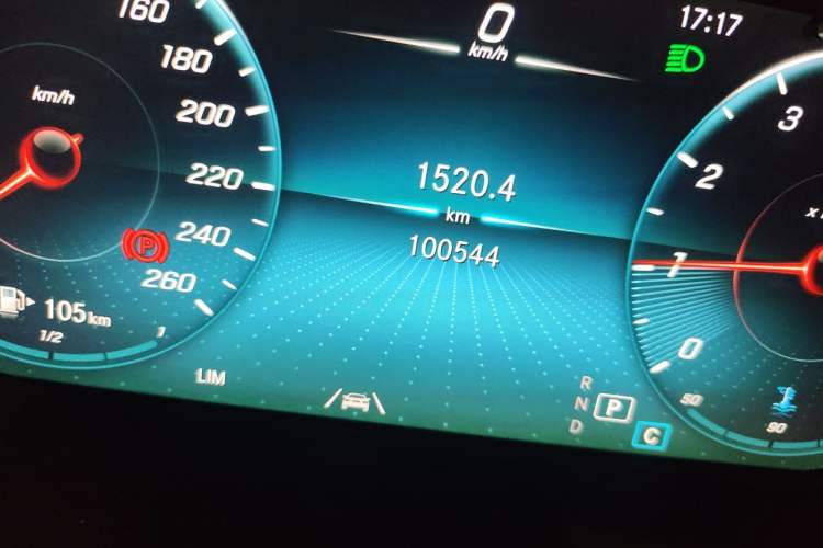Used Mercedes-Benz GLC 2021 GLC 300 L 4MATIC Dynamic Model Odometer Close Up