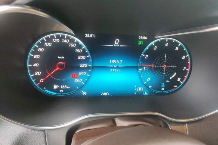 Used Mercedes-Benz GLC 2021 GLC 300 L 4MATIC Dynamic Model Odometer Close Up