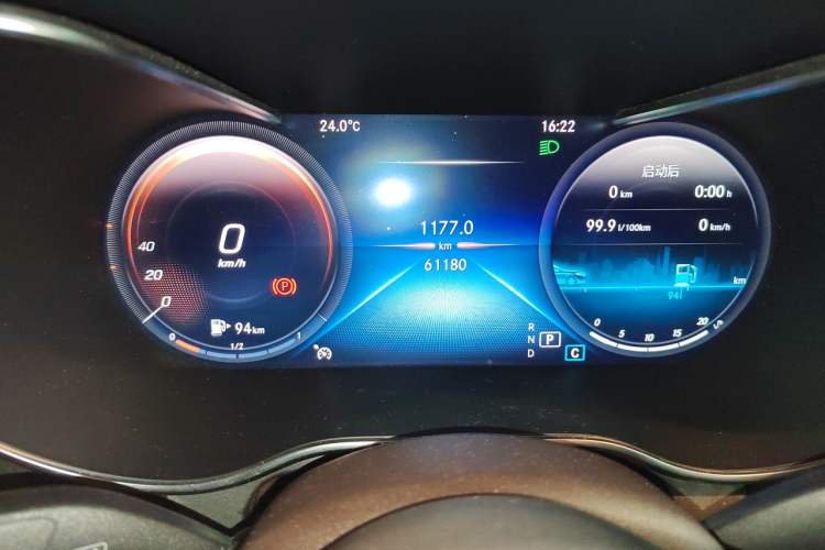 Used Mercedes-Benz GLC 2021 GLC 260 L 4MATIC Dynamic Edition Odometer Close Up