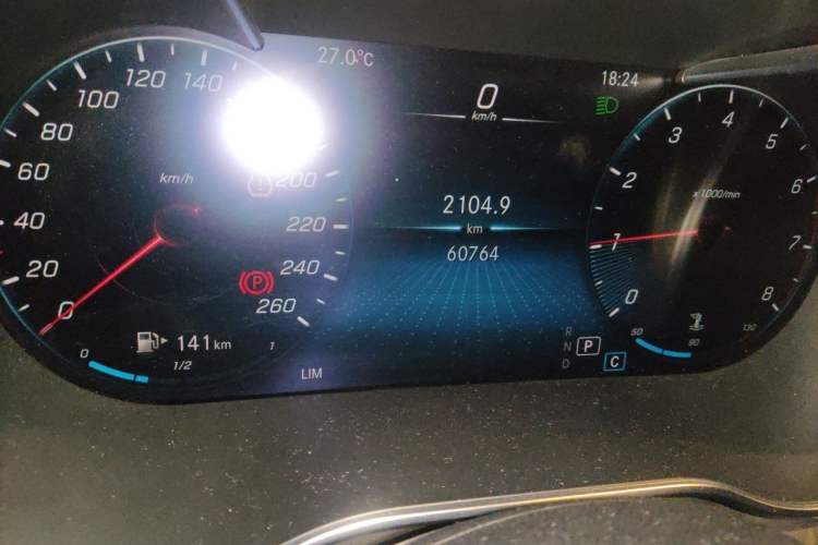 Used Mercedes-Benz GLC 2021 GLC 260 L 4MATIC Dynamic Edition Odometer Close Up