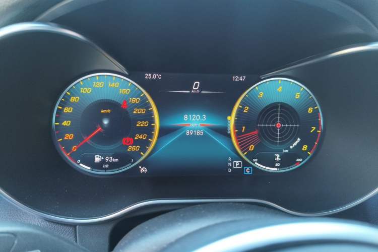 Used Mercedes-Benz GLC 2021 GLC 260 L 4MATIC Luxury Model Odometer Close Up