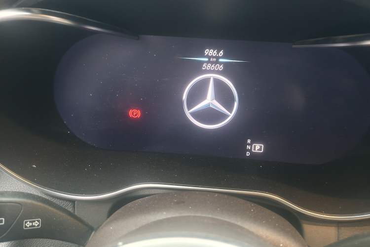 Used Mercedes-Benz GLC 2021 GLC 300 L 4MATIC Dynamic Model Odometer Close Up