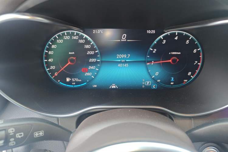 Used Mercedes-Benz GLC 2021 GLC 300 L 4MATIC Dynamic Model Odometer Close Up