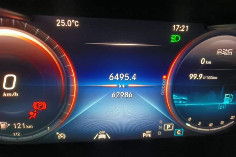 Used Mercedes-Benz GLC 2021 GLC 300 L 4MATIC Dynamic Model Odometer Close Up