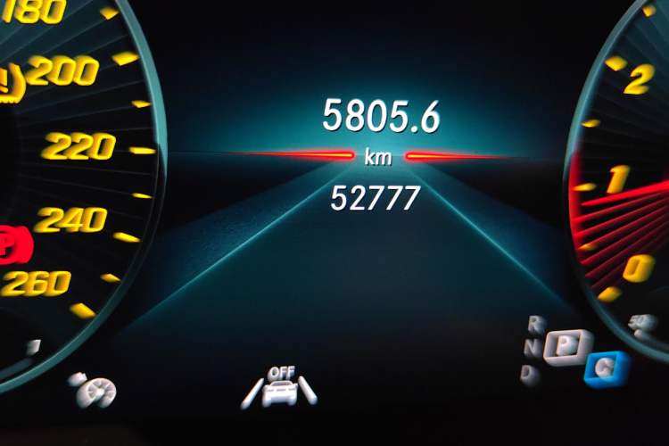 Used Mercedes-Benz GLC 2021 GLC 300 L 4MATIC Dynamic Model Odometer Close Up