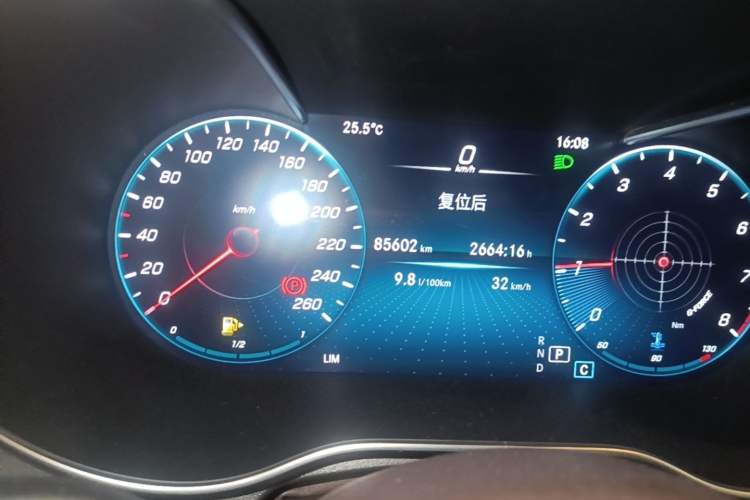 Used Mercedes-Benz GLC 2021 GLC 260 L 4MATIC Dynamic Edition Odometer Close Up