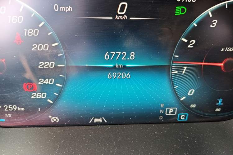 Used Mercedes-Benz GLC 2021 GLC 300 L 4MATIC Dynamic Model Odometer Close Up