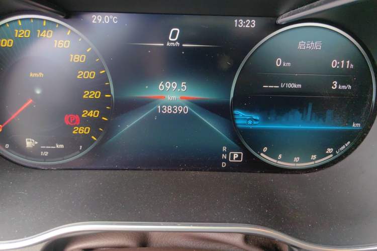 Used Mercedes-Benz GLC 2021 GLC 300 L 4MATIC Luxury Model Odometer Close Up