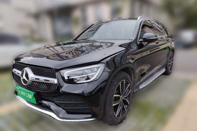 Ojetý Mercedes-Benz GLC 2021 GLC 260 L 4MATIC Luxury Model