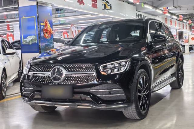 Ojetý Mercedes-Benz GLC 2021 GLC 300 L 4MATIC Dynamic Model