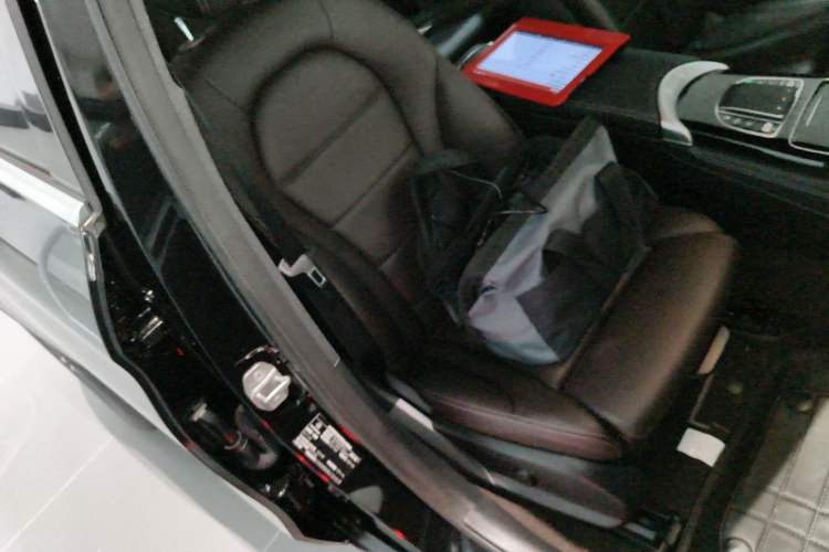 Used Mercedes-Benz GLC 2021 GLC 260 L 4MATIC Dynamic Edition Right Front Seat