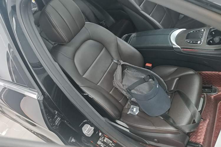 Used Mercedes-Benz GLC 2021 GLC 260 L 4MATIC Luxury Model Right Front Seat