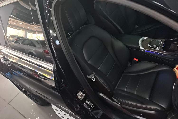 Used Mercedes-Benz GLC 2021 GLC 260 L 4MATIC Luxury Model Right Front Seat