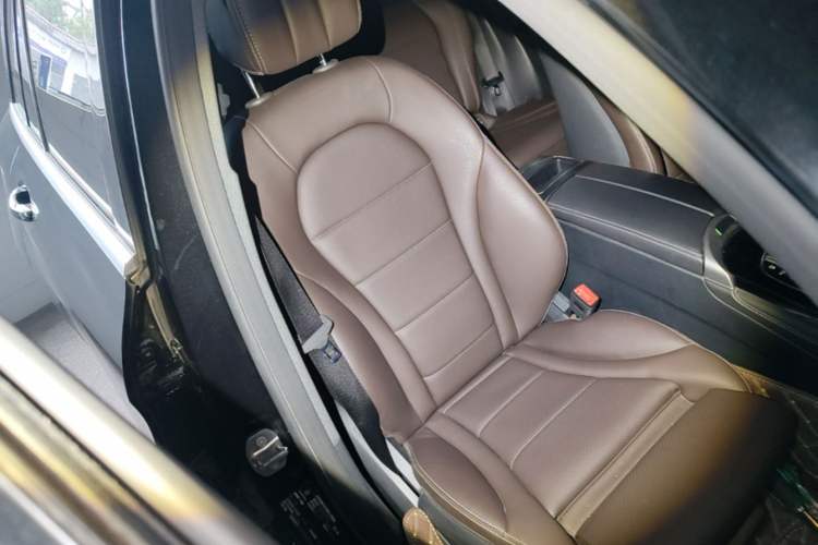 Used Mercedes-Benz GLC 2021 GLC 260 L 4MATIC Dynamic Edition Right Front Seat