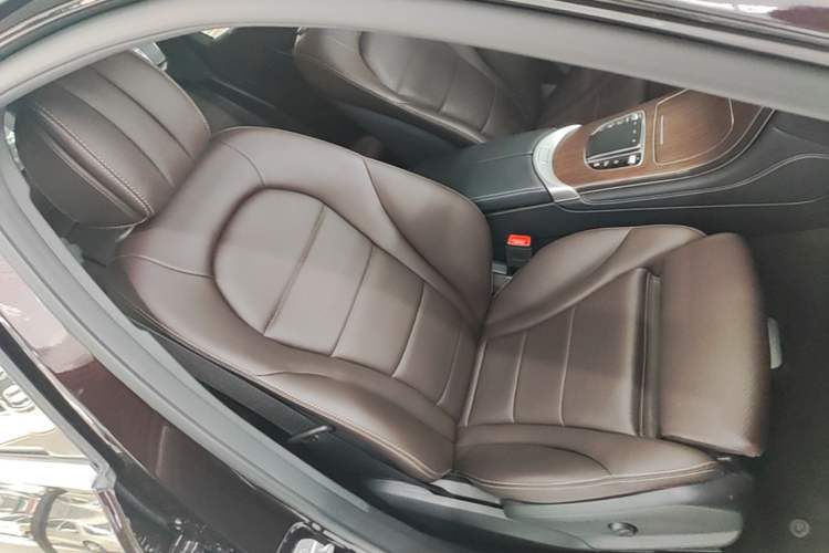 Used Mercedes-Benz GLC 2021 GLC 300 L 4MATIC Dynamic Model Right Front Seat