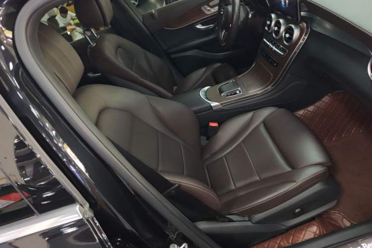 Used Mercedes-Benz GLC 2021 GLC 300 L 4MATIC Dynamic Model Right Front Seat