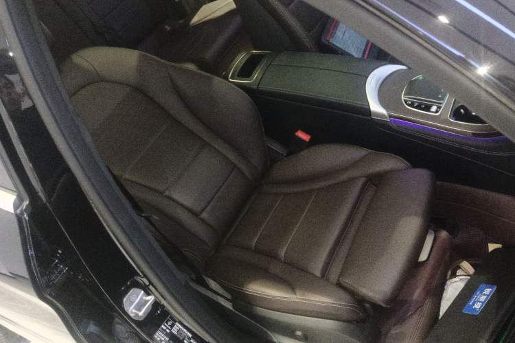 Used Mercedes-Benz GLC 2021 GLC 260 L 4MATIC Luxury Model Right Front Seat
