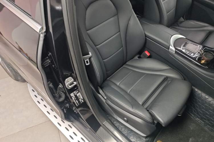 Used Mercedes-Benz GLC 2021 GLC 260 L 4MATIC Dynamic Edition Right Front Seat