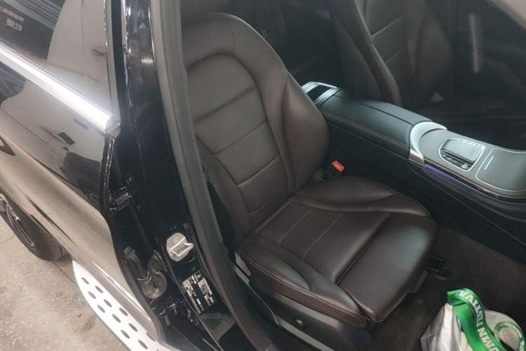 Used Mercedes-Benz GLC 2021 GLC 300 L 4MATIC Dynamic Model Right Front Seat