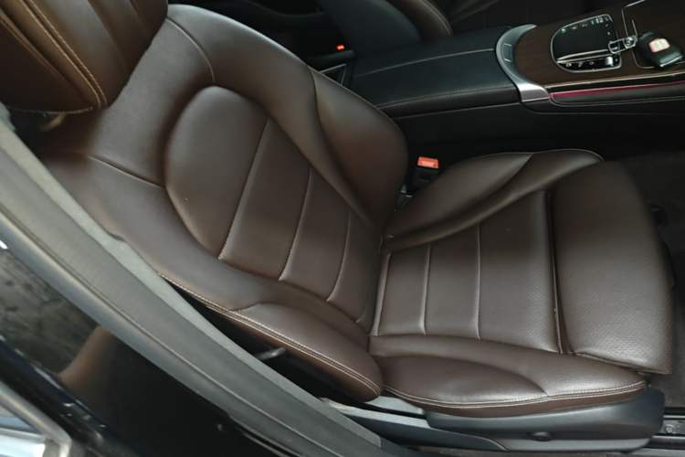 Used Mercedes-Benz GLC 2021 GLC 300 L 4MATIC Dynamic Model Right Front Seat