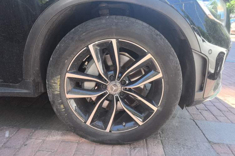 Used Mercedes-Benz GLC 2021 GLC 300 L 4MATIC Dynamic Model Right Front Wheel Hub