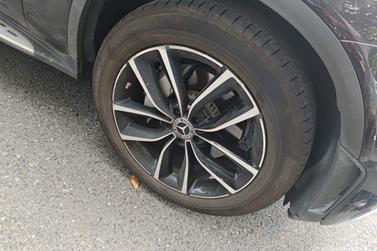 Used Mercedes-Benz GLC 2021 GLC 300 L 4MATIC Dynamic Model Right Front Wheel Hub