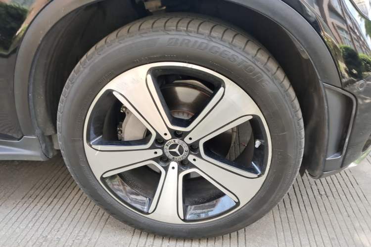 Used Mercedes-Benz GLC 2021 GLC 300 L 4MATIC Luxury Model Right Front Wheel Hub