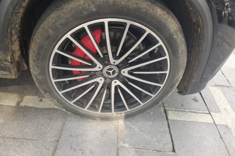 Used Mercedes-Benz GLC 2021 GLC 300 L 4MATIC Dynamic Model Right Front Wheel Hub