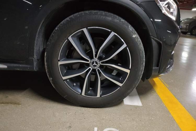 Used Mercedes-Benz GLC 2021 GLC 300 L 4MATIC Dynamic Model Right Front Wheel Hub