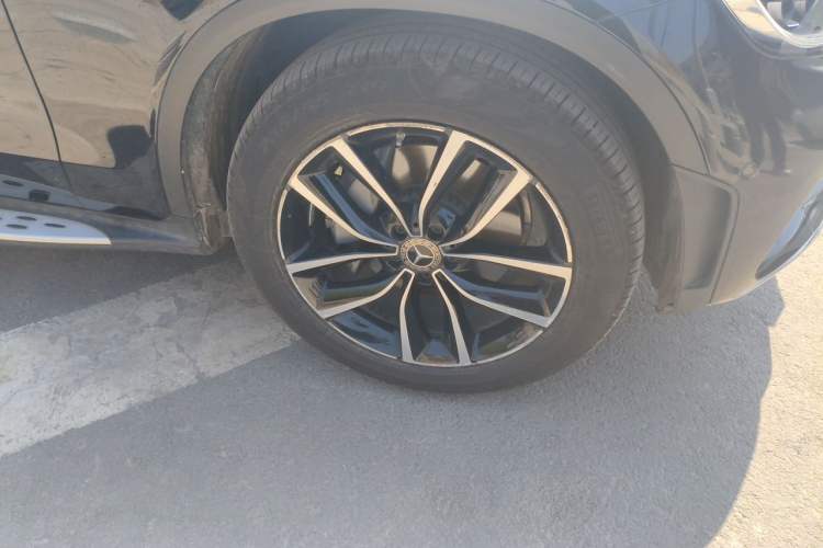 Used Mercedes-Benz GLC 2021 GLC 300 L 4MATIC Dynamic Model Right Front Wheel Hub