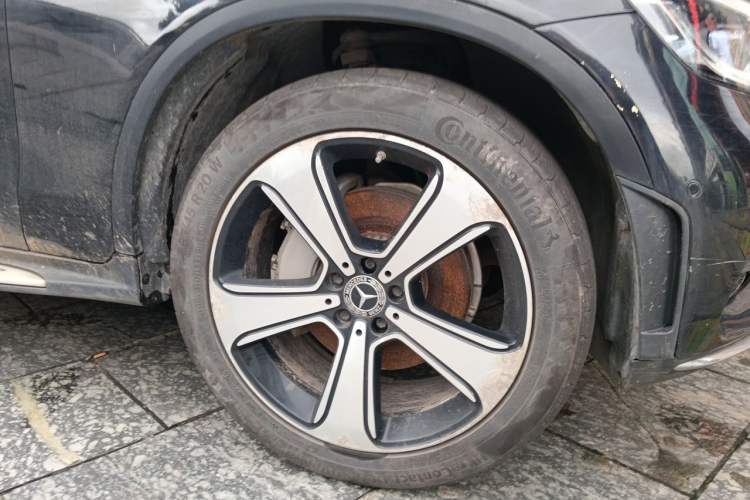 Used Mercedes-Benz GLC 2021 GLC 300 L 4MATIC AMG-Line Right Front Wheel Hub
