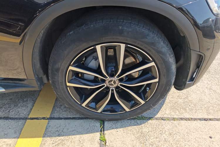 Used Mercedes-Benz GLC 2021 GLC 300 L 4MATIC Dynamic Model Right Front Wheel Hub