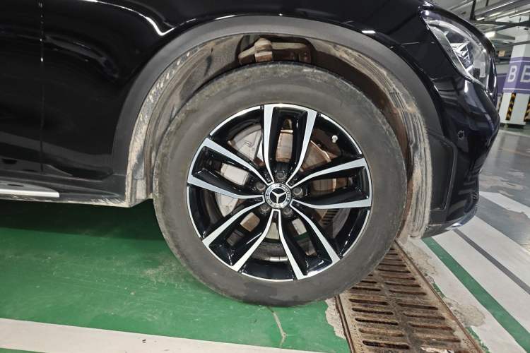 Used Mercedes-Benz GLC 2021 GLC 300 L 4MATIC Dynamic Model Right Front Wheel Hub
