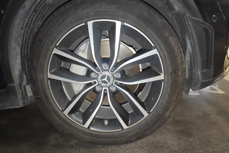 Used Mercedes-Benz GLC 2021 GLC 260 L 4MATIC Luxury Model Right Front Wheel Hub