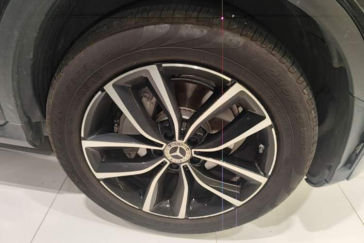 Used Mercedes-Benz GLC 2021 GLC 260 L 4MATIC Luxury Model Right Front Wheel Hub