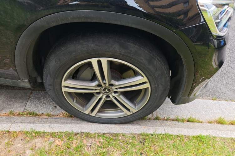 Used Mercedes-Benz GLC 2021 GLC 260 L 4MATIC Dynamic Edition Right Front Wheel Hub