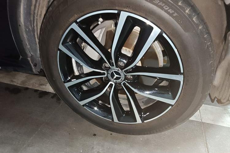 Used Mercedes-Benz GLC 2021 GLC 300 L 4MATIC Dynamic Model Right Front Wheel Hub