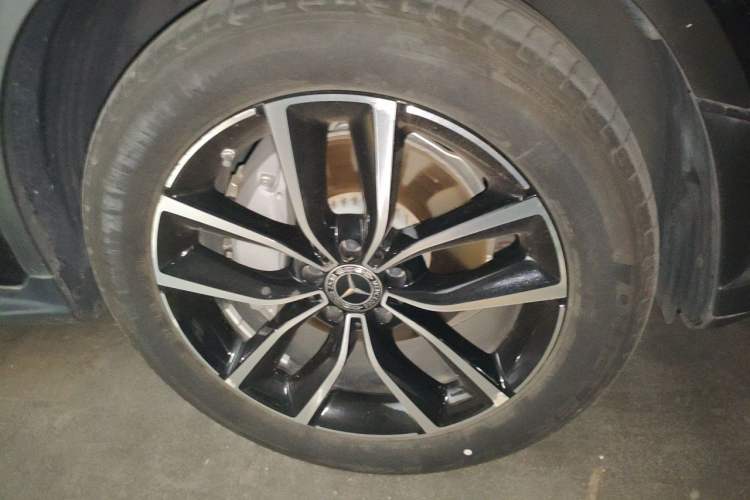 Used Mercedes-Benz GLC 2021 GLC 300 L 4MATIC Dynamic Model Right Front Wheel Hub