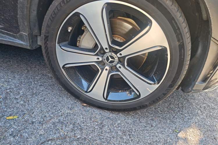 Used Mercedes-Benz GLC 2021 GLC 300 L 4MATIC Luxury Model Right Front Wheel Hub