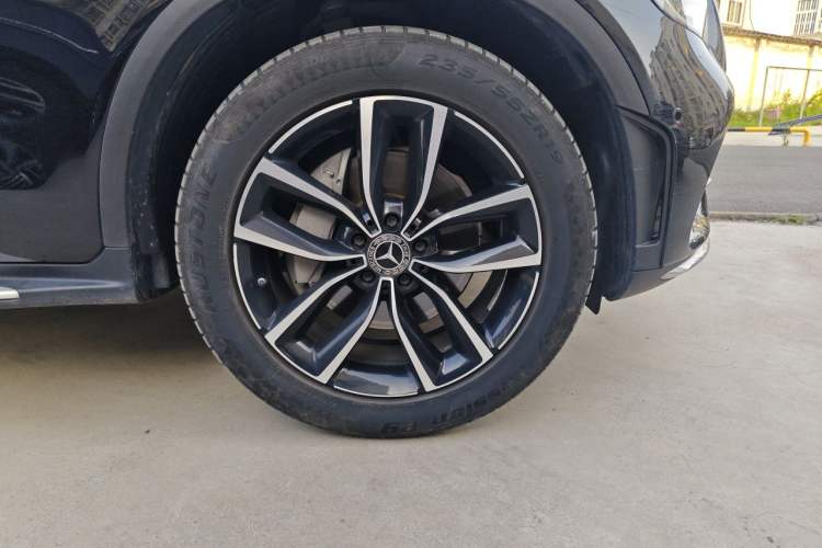 Used Mercedes-Benz GLC 2021 GLC 300 L 4MATIC Dynamic Model Right Front Wheel Hub